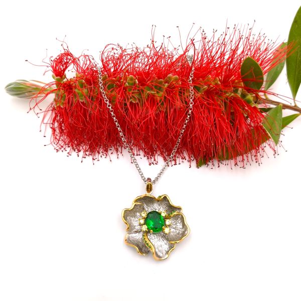 Χειροποίητο μενταγιόν από επιχρυσωμένο ασήμι 925 με ημιπολύτιμες ορυκτές πέτρες: Big & Small Green Spinel