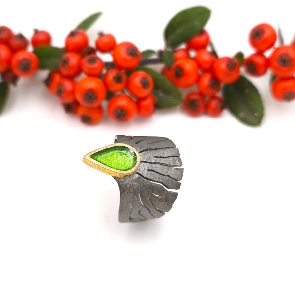 Χειροποίητο μοναδικό δαχτυλίδι από ασήμι 925 με πράσινο σμάλτο