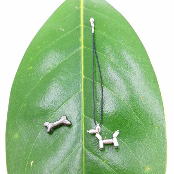 Διαφορετικά μεταξύ τους σκουλαρίκια Σκύλος και κόκκαλο από ασήμι 925