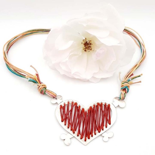 Χειροποίητη πρωτότυπη Boho ''καρδιά'' από ασήμι 925 και πλεκτή κόκκινη κηροκλωστή