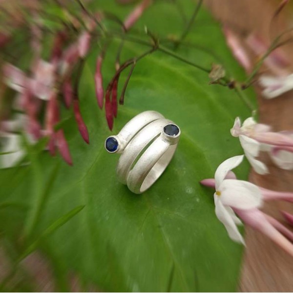 Χειροποίητο δαχτυλίδι από ασήμι 925 με ορυκτές πέτρες ζιργκόν