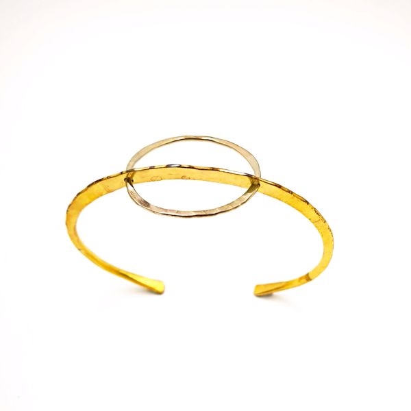 Γεωμετρικό χειροποίητο βραχιόλι με κύκλο