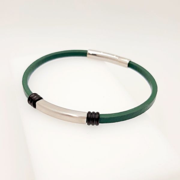 Men's bracelet made of steel and green leather