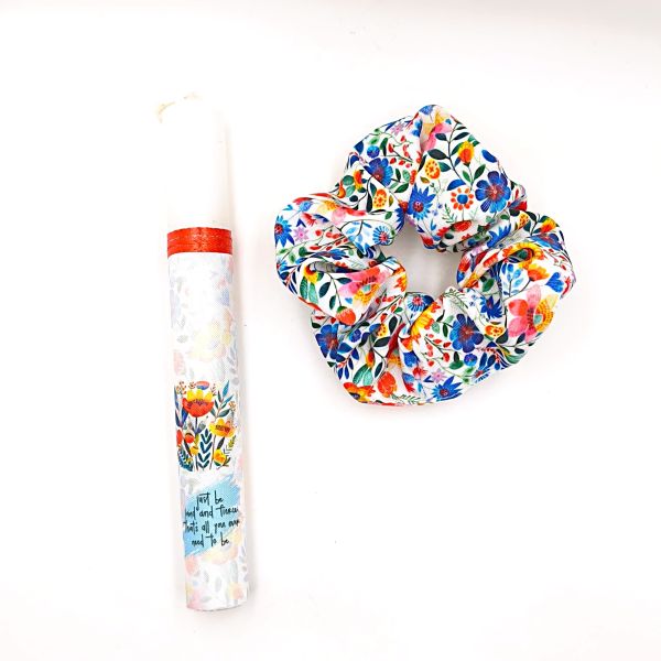 Πασχαλινή λαμπάδα με μήνυμα που είναι scrunchie