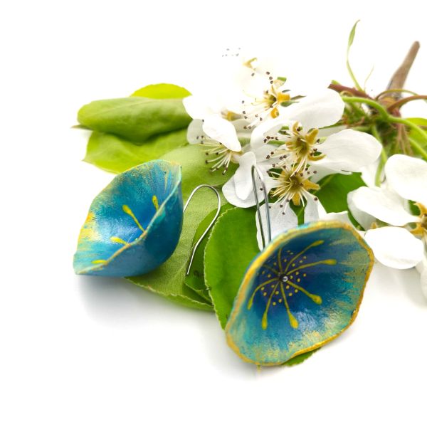 Κρεμαστά σκουλαρίκια από papier mache ζωγραφισμένα στο χέρι