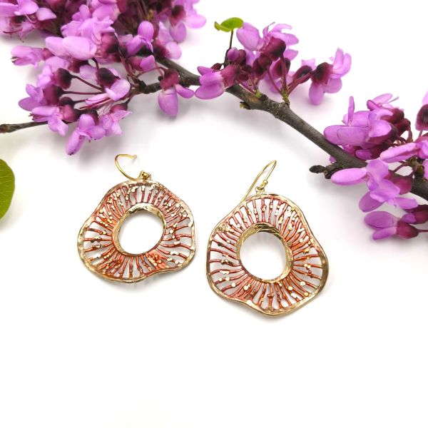 Μοναδικά σφυρήλατα κρεμαστά σκουλαρίκια με εντυπωσιακό φινίρισμα