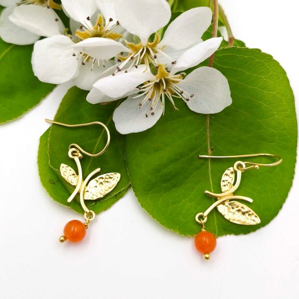 Χειροποίητα κρεμαστά σκουλαρίκια ''Πεταλούδες'' από επιχρυσωμένο ασήμι 925 με ορυκτές πέτρες
